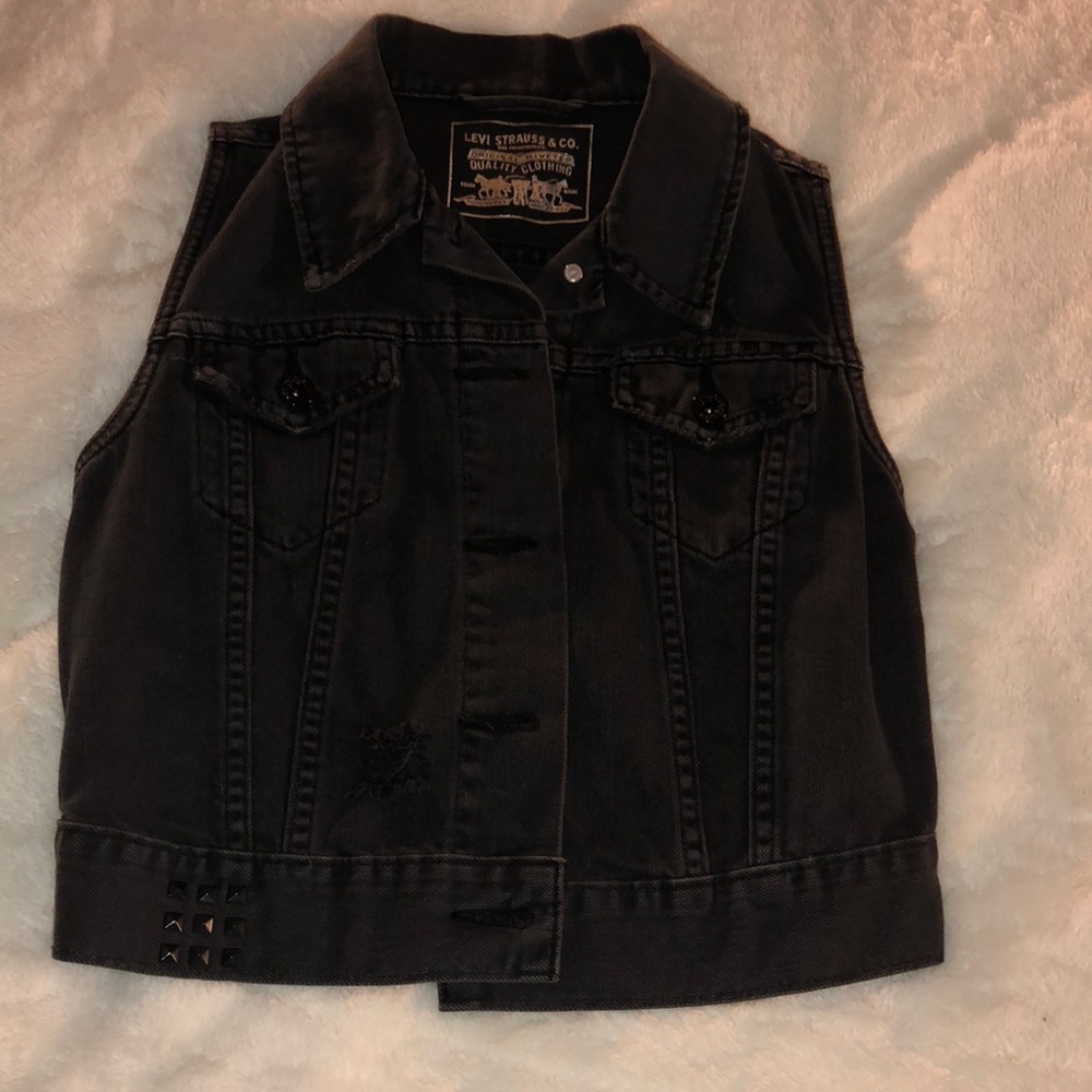 Levi Vest